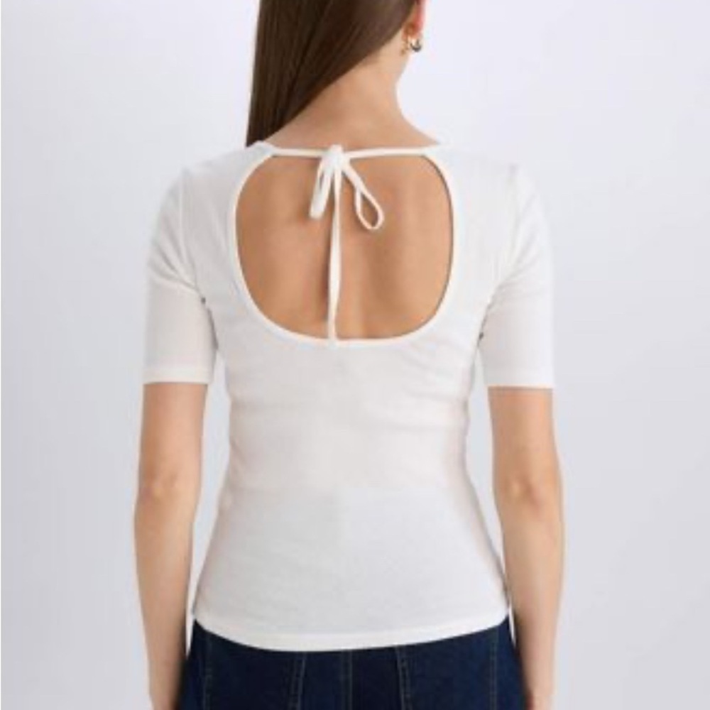 Zara Classic White Short Sleeve Tee